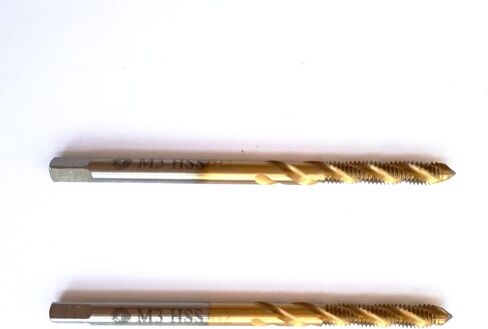 صنبور فلوت حلزوني متري M3x0.5 من AtticZone، صنبور لولبي آلي، درجة 0.5 مم، فولاذ عالي السرعة مطلي بالتيتانيوم 6542، اليد اليمنى قطعتان (M3x0.5) in Kuwait