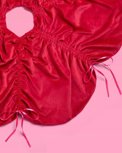 xo, Fetti Red Velvet Christmas Tree Skirt | 41" | Pinkmas Holiday Decorations, Merry Xmas Party Accessory, Girly Tree Stand Collar Blanket, Ruching Details in Saudi Arabia