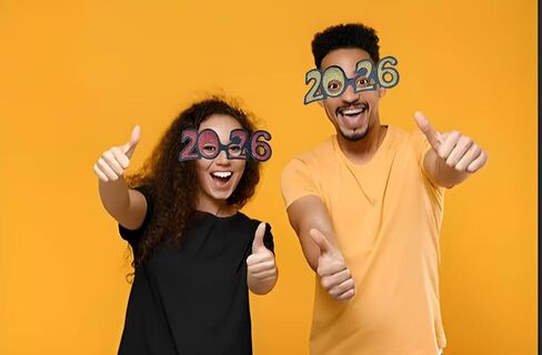 نظارات احتفالية لامعة لحفلات رأس السنة الجديدة 2026 تصميم نظارات احتفالية لديكور حفلات العطلات - 6 عبوات in Saudi Arabia
