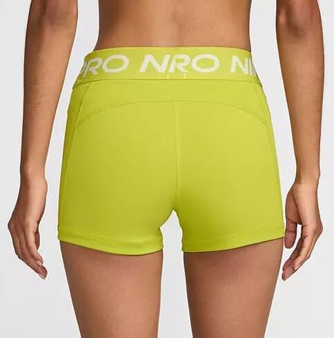 شورت نسائي من Nike للتدريب/اللياقة البدنية مقاس 3 بوصات ضاغط/Biker. صبار لامع (أخضر/أصفر)، مقاس كبير in Kuwait