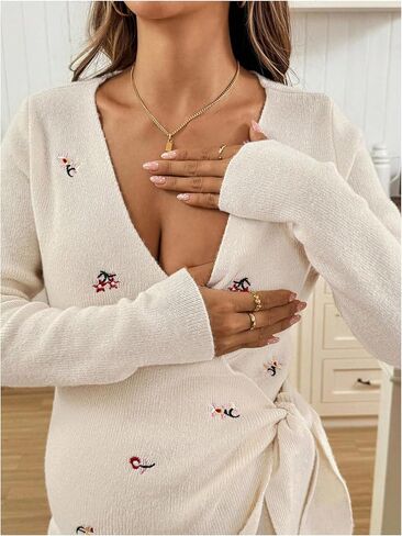 سترة نسائية للأمهات من MakeMeChic سترة مطرزة بالزهور لطيفة وربطة عنق جانبية متماسكة وأكمام طويلة ملابس الحمل in Kuwait