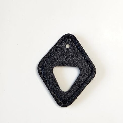 2 حزمة من قلادة حامل النظارات الجلدية، حبل حامل النظارات بدون استخدام اليدين للنظارات الشمسية ونظارات القراءة، قلادة أنيقة من جلد البولي يوريثان على شكل ألماس، شماعة نظارات التجنيب in Kuwait