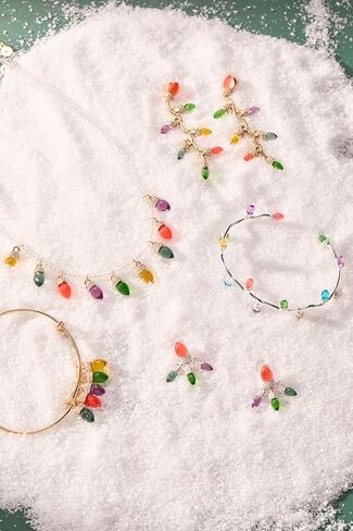 قلادة شاكر على شكل لمبة عيد الميلاد من Alex and Ani in Kuwait