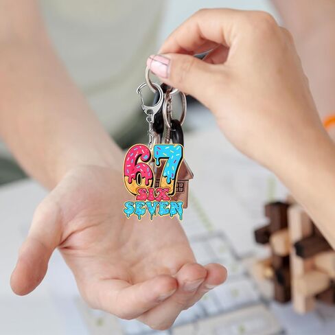 12PCS ستة سبعة الاكريليك سلسلة المفاتيح مضحك 6 7 حزب تفضل عدد مضحك ستة سبعة هدايا دونات الآيس كريم البيسبول ميمي 6 7 قزم سانتا هدايا عيد الميلاد للأطفال المراهقين البالغين in Kuwait