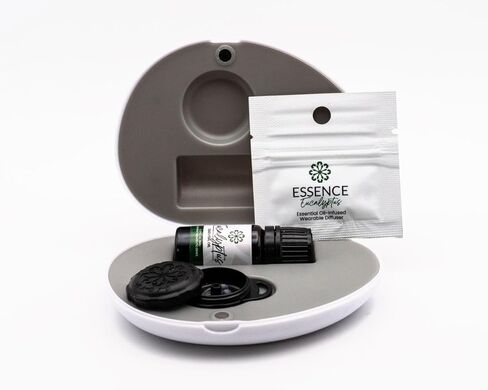 حقيبة سفر Essence Pearl - طقم علاج عطري يمكن ارتداؤه مع حلقات ناشرة للأنف، وخليج نقع، وزيت عطري 5 مل - مجموعة هدايا صحية محمولة للعناية الذاتية in Kuwait