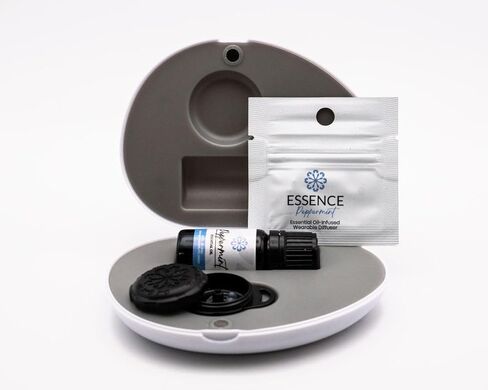 حقيبة سفر Essence Pearl - طقم علاج عطري يمكن ارتداؤه مع حلقات ناشرة للأنف، وخليج نقع، وزيت عطري 5 مل - مجموعة هدايا صحية محمولة للعناية الذاتية in Kuwait