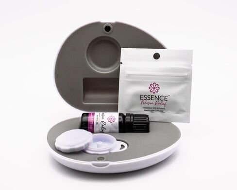 حقيبة سفر Essence Pearl - طقم علاج عطري يمكن ارتداؤه مع حلقات ناشرة للأنف، وخليج نقع، وزيت عطري 5 مل - مجموعة هدايا صحية محمولة للعناية الذاتية in Kuwait