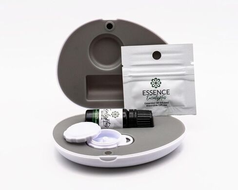 حقيبة سفر Essence Pearl - طقم علاج عطري يمكن ارتداؤه مع حلقات ناشرة للأنف، وخليج نقع، وزيت عطري 5 مل - مجموعة هدايا صحية محمولة للعناية الذاتية in Kuwait