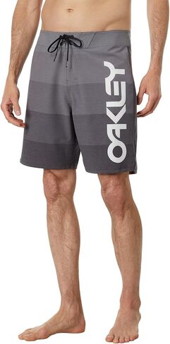 شورت رجالي من Oakley Retro Mark مقاس 19 بوصة in Saudi Arabia