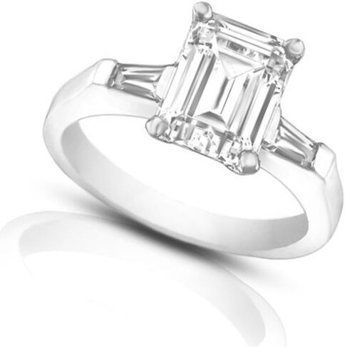 1.00 ct Ladies Emerald Cut Diamond Engagement Ring in 18 kt White Gold in Saudi Arabia
