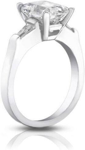 1.00 ct Ladies Emerald Cut Diamond Engagement Ring in 18 kt White Gold in Saudi Arabia