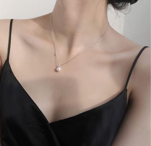 14K Gold Freshwater Cultured Pearl Pendant Necklace with Moissanite,Minimalist Gold Pearl Necklace for Women,Fashion Jewelry Gift for Her,18 Inches in Saudi Arabia