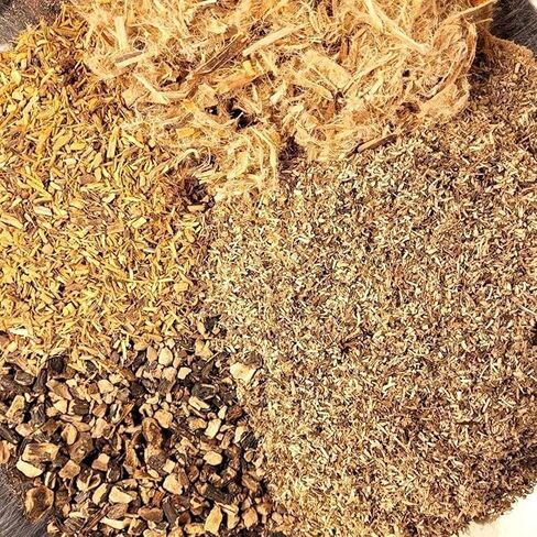 مهدئ للأمعاء | قطرات عشبية عضوية 100% | التركيز والاستخلاص | جذر الخطمي، الدردار الزلق، عرق السوس والمزيد | تركيبة عشبية تقليدية من قبل المعالج بالأعشاب مالك in Kuwait