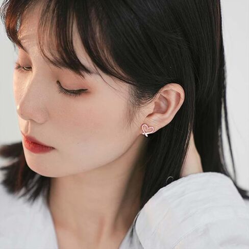 Clip On Earrings for Women Cute Heart Earrings Non piercing Clip Earrings for Women Dainty Jewelry for Women in Saudi Arabia