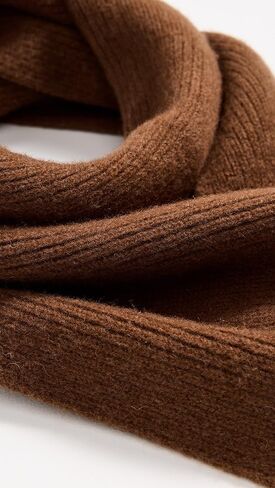 وشاح الملك جيمي للرجال من Howlin in Kuwait