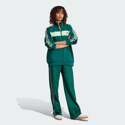 سترة adidas ORIGINALS النسائية ذات الألوان الفضفاضة، أخضر جامعي/شبه أخضر سبارك، صغير in Kuwait