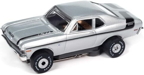 أوتو وورلد ثاندرجيت ينكو 1970 شيفروليه نوفا (فضية) سيارة فتحة HO in Kuwait