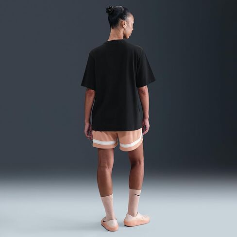 تيشيرت كرة السلة Dri-FIT Graphic للسيدات من نايك (أسود) in Kuwait