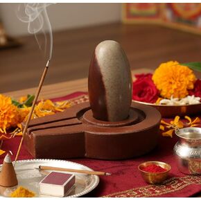 ESPLANADE Narmadeshwar Shivling Shiva Lingam Narmada Stone Jaladhari Narmada Stone لمنزل معبد ماندير - بني - 11.43 سم، ديني in Saudi Arabia