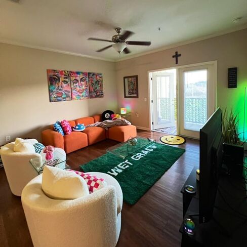 WET GRASS Rug - Green Grass Classic Handmade Flocked Area Rug - Hypebeast Home Decor Carpet - 4 * 5.3ft (120 * 160cm) Apartment Living Room/Home Office/Nursery Centerpiece - Artistic Premium Floor Mat in Saudi Arabia