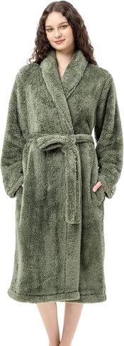 رداء Berkshire Extra-Fluffy™ النسائي - رداء حمام فاخر منفوش من القطيفة، ملابس مريحة من الصوف الناعم الدافئ مع جيوب وحزام in Saudi Arabia