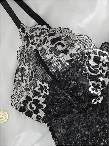 طقم ملابس داخلية نسائي مكون من قطعتين من الدانتيل مزين بفيونكة شفافة ورقبة على شكل حرف V وحمالة صدر لاسلكية وملابس نوم قصيرة للأولاد in Kuwait