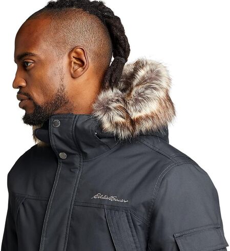 سترة Eddie Bauer الرجالية الفاخرة المقاومة للماء in Saudi Arabia