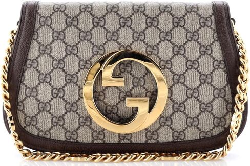 حقيبة Gucci Blondie NM Chain Flap المحببة مسبقًا من القماش المطلي بشعار GG، صغيرة، بنية in Saudi Arabia
