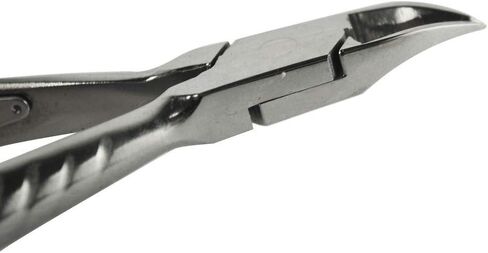 قصافة أظافر منحنية احترافية من مونديا، مصنوعة من الفولاذ المقاوم للصدأ، ومعتمدة للتعقيم بالأوتوكلاف in Kuwait