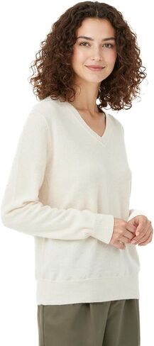 FINEAST Women’s 100% Pure Cashmere V-Neck Pullover Sweaters Undyed Natural Knit Lightweight Soft Timeless Essential in Saudi Arabia
