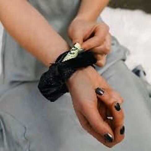 1PC Multifunctional Hair Tie Storage Pouch with Zipper - Portable Money Item Hider, Black in Saudi Arabia