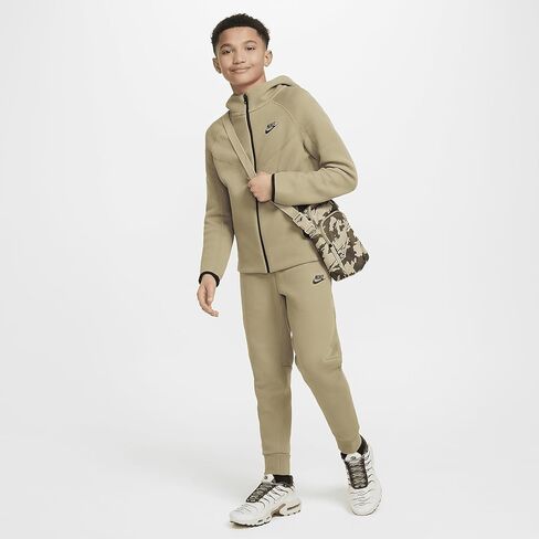هودي بسحاب كامل من Nike Sportswear Tech Fleece للأطفال الكبار (للأولاد) (FD3285-276، زيتوني محايد/أسود/أسود) in Saudi Arabia