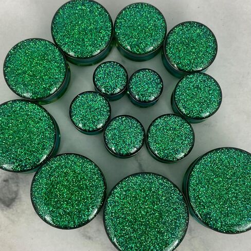 مجوهرات الجسم Mystic Metals ذات لمعان أخضر مزدوج مضمن في سدادات فولاذية خضراء - تباع كزوج in Saudi Arabia