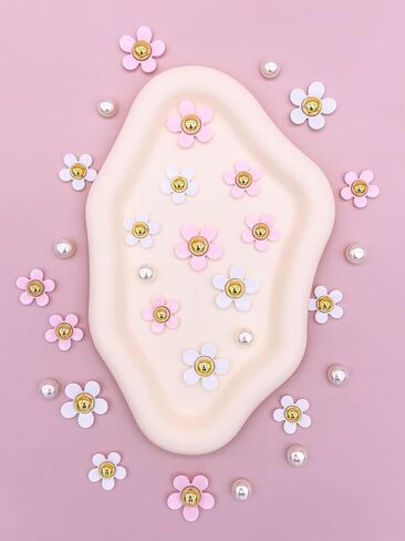 30Pcs Flower Shoe Charms for Women, Cute Acrylic Daisy Charms with Pearls Decoration for Girls' Clog Sandals, DIY Shoe Decoration Charms, Perfect Birthday Party Favors in Saudi Arabia