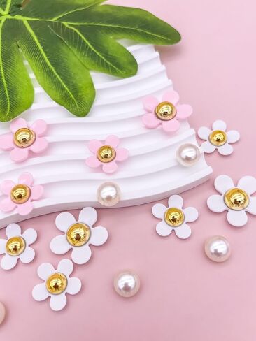 30Pcs Flower Shoe Charms for Women, Cute Acrylic Daisy Charms with Pearls Decoration for Girls' Clog Sandals, DIY Shoe Decoration Charms, Perfect Birthday Party Favors in Saudi Arabia