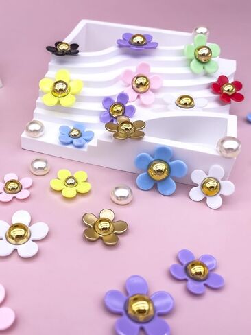 30Pcs Flower Shoe Charms for Women, Cute Acrylic Daisy Charms with Pearls Decoration for Girls' Clog Sandals, DIY Shoe Decoration Charms, Perfect Birthday Party Favors in Saudi Arabia