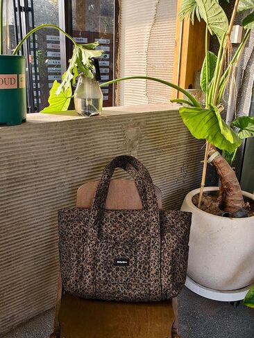 Molly Moon Quilted Leopard Tote Bag for Women, Cheetah Tote Bag with Zipper & Wet Pockets, Leopard Print Quilted Cotton Shoulder Bag for College Travel Gym, Women's Gifts for Sister Teachers Moms in Saudi Arabia