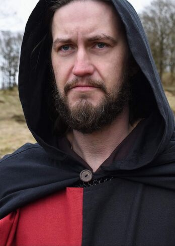 Battle-Merchant Burkhard Medieval Hooded Cloak – Unisex Cotton Cape for LARP, Viking & Renaissance Costume in Saudi Arabia