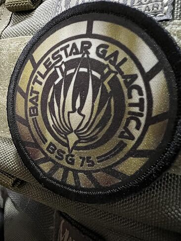بلايز أحمر الشعر - تصحيح معنويات Battlestar Galactica. 3" خطاف وحلقة مصنوعة في الولايات المتحدة الأمريكية in Kuwait