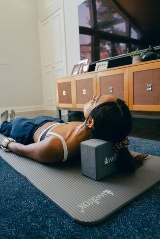 سجادة اليوجا الإسفنجية من WellRox مع حزام لسهولة الحمل - سجادة تمرين خفيفة الوزن ومضادة للانزلاق للبيلاتيس واليوجا الساخنة والتمدد والتأمل وتمارين صالة الألعاب الرياضية - 72 بوصة × 24 بوصة × 0.4 بوصة in Kuwait