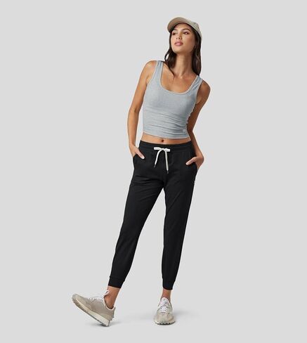 Fioboc Cropped Tank Tops for Women Sleeveless Scoop Neck Workout Crop Tops Breathable Slim Fit Yoga Gym Activewear Shirt in Saudi Arabia