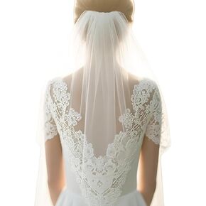 فستان زفاف العروس، طرحة رقيقة بمشط وحواف مقصوصة، وفستان زفاف شيفون حالم مع مشط in Kuwait