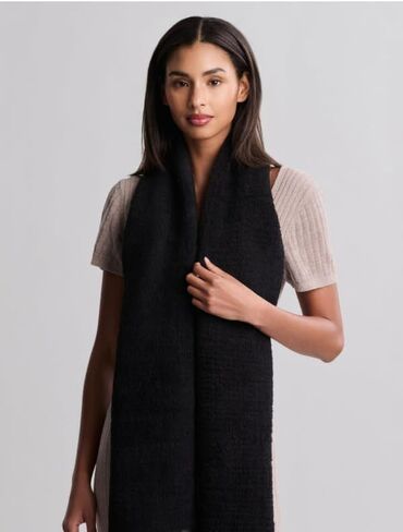 وشاح Cozychic Grid للسيدات من Barefoot Dreams in Saudi Arabia