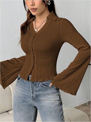 بلوزة نسائية من MakeMeChic بأزرار سفلية بياقة على شكل حرف V وأكمام جرس in Kuwait