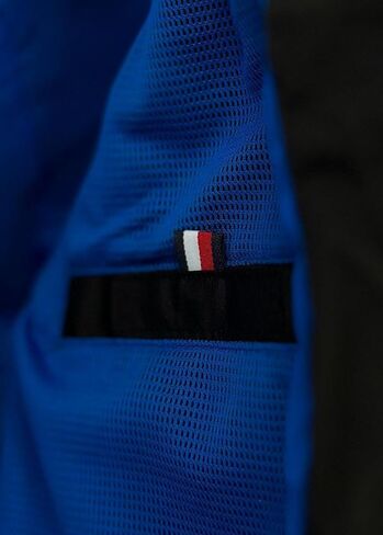 سترة Tommy Hilfiger المقاومة للماء Regatta بسحاب كامل للرجال (الولايات المتحدة، ألفا، متوسط، عادي، عادي، أسود) in Saudi Arabia