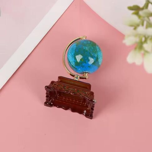 Mini Metal Globe Ornament, 1:12 Scale Mini World Globe for Dollhouse Decoration and Research, Ideal for Miniature Home Decor and Photography Props in Saudi Arabia