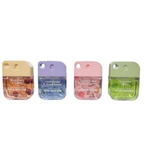 مجموعة هدايا مطهر اليدين ويش، 4 عبوات من بخاخ الترطيب مع الفانيليا البرقوق الأسود، وخشب الصندل الأوركيد البنفسجي، وجوز الهند الجوافة الحلو، وعطور البطيخ والخيار، 1.2 أونصة سائلة لكل منها in Kuwait