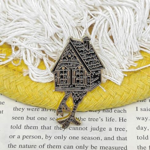 دبوس المينا Witch Pin Baba Yaga - السلسلة القوطية - دبوس طية صدر السترة من المينا - شارة مطلية للملابس والحقائب والأشرطة in Saudi Arabia