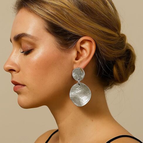 Round Geometry Clip On Earrings for Women, Matte Gold Silver Retro Disc Dangle Drop Clip Earrings Non Pierced Clips Stetement Jewelry Gifts in Kuwait