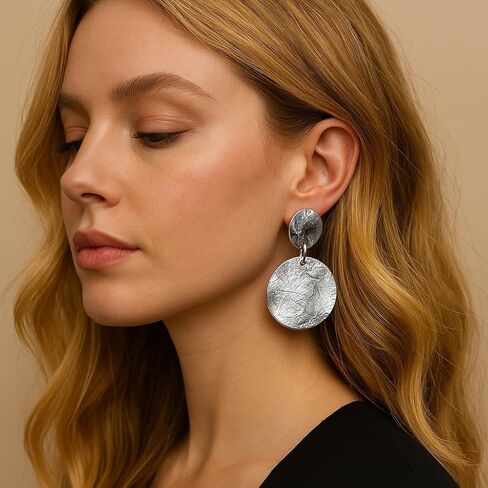 Round Geometry Clip On Earrings for Women, Matte Gold Silver Retro Disc Dangle Drop Clip Earrings Non Pierced Clips Stetement Jewelry Gifts in Kuwait